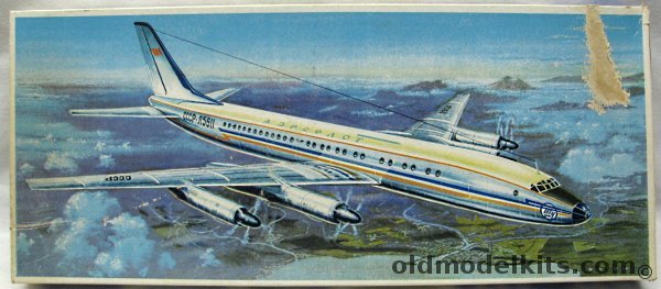 KVZ 1/100 Tupolev Tu-114 Aeroflot plastic model kit